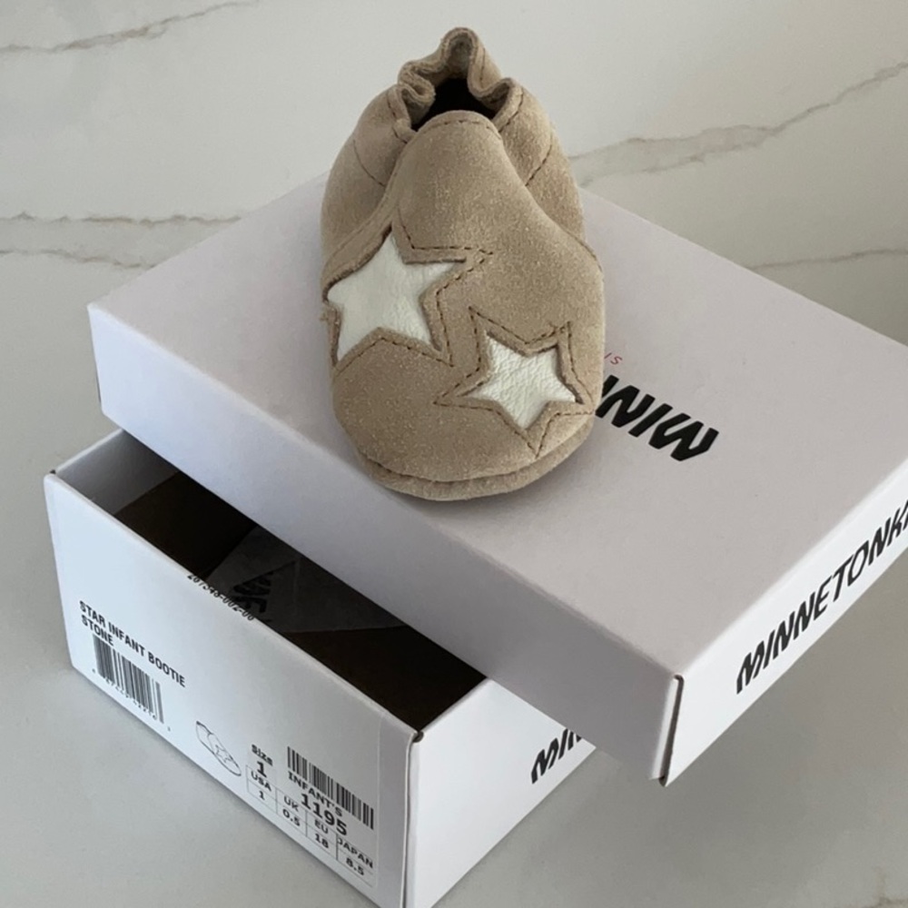 Star infant bootie stone
